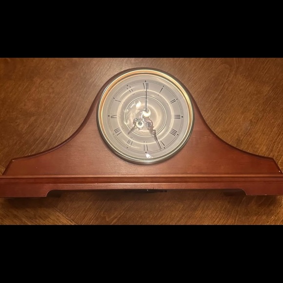 Vintage Winchester Chime Quartz Wooden Mantel Clock - Picture 2 of 7